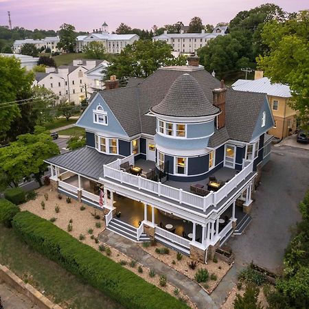 The Historic Berkeley Place Staunton Exterior photo