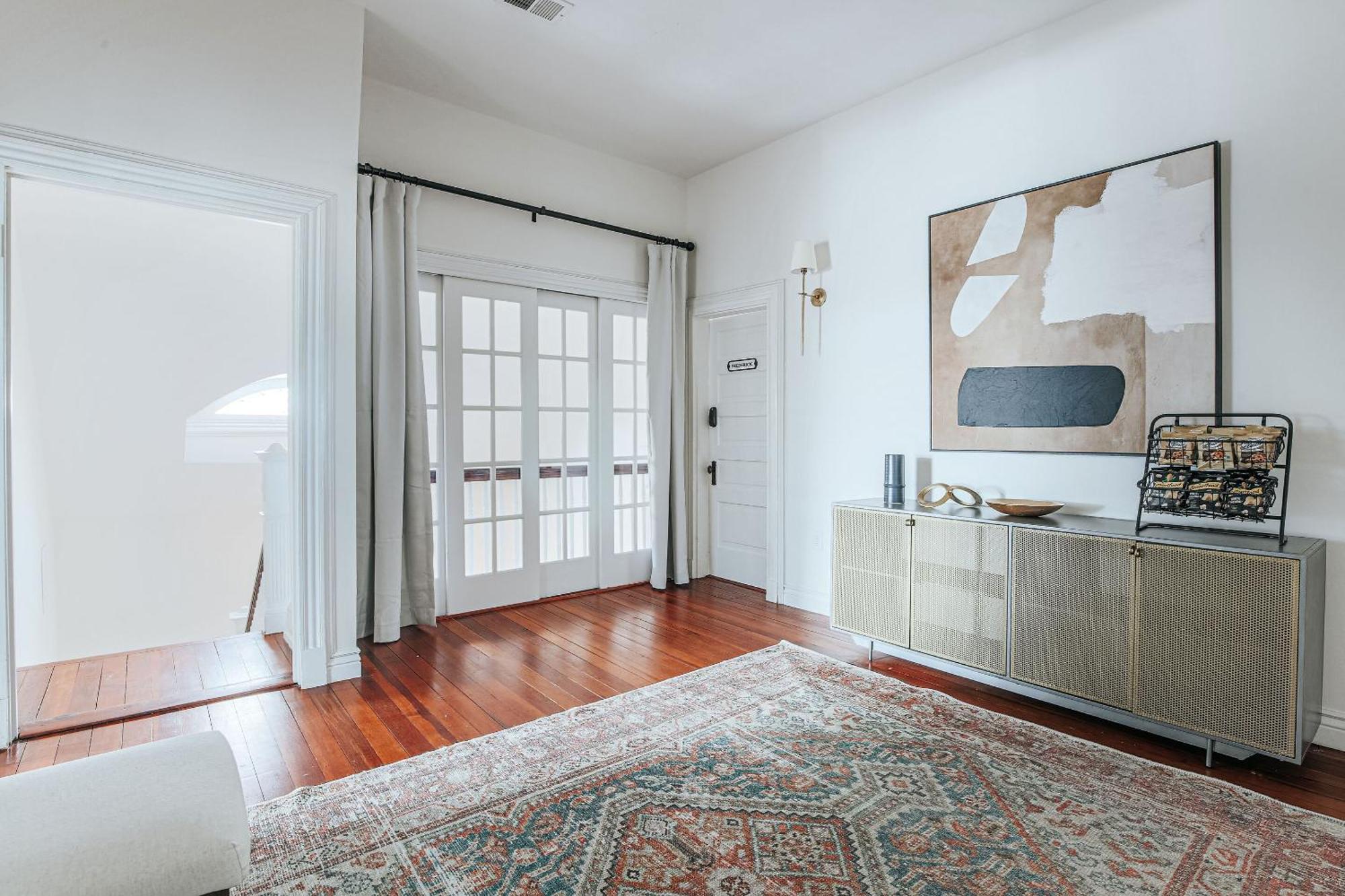 The Historic Berkeley Place Staunton Room photo